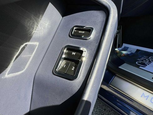 Used 2023 Bentley Flying Spur W12 image 26