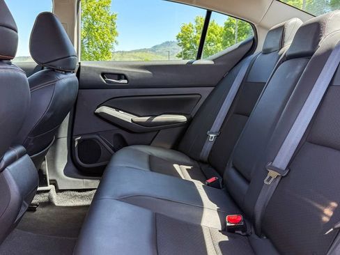 Used 2022 Nissan Altima 2.5 SR w/ Midnight Edition Package FWD image 18