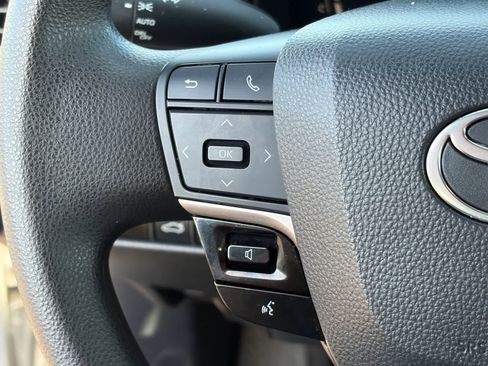 Used 2025 Toyota Camry LE image 22