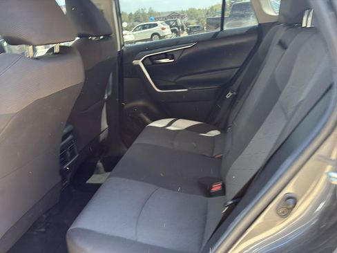 Used 2019 Toyota RAV4 XLE AWD/4WD image 17