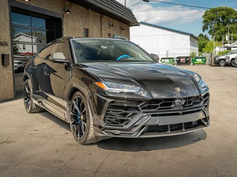 Used 2021 Lamborghini Urus AWD/4WD image 4
