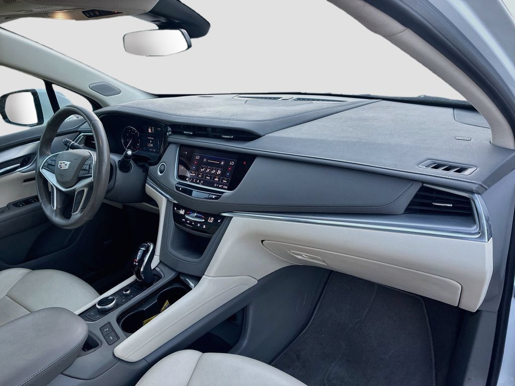 Used 2024 Cadillac XT5 Premium Luxury w/ LPO, Floor Liner Package AWD/4WD image 30