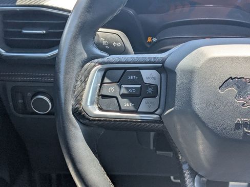 Used 2025 Ford Mustang Premium RWD image 18