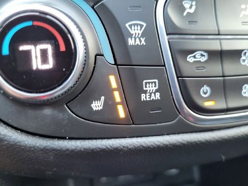 Used 2022 Chevrolet Equinox RS w/ RS Leather Package image 19