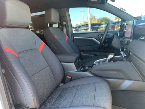 Used 2024 Chevrolet Colorado Z71 w/ Z71 Convenience Package 2 image 30