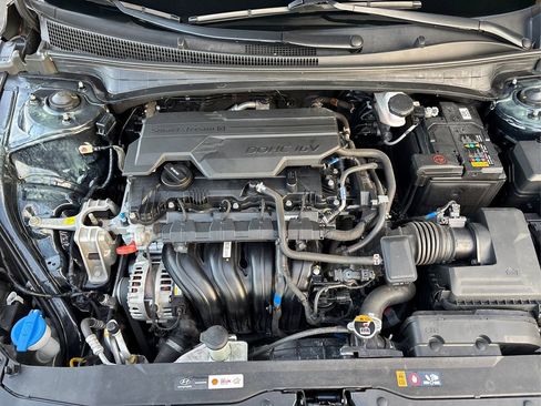 Certified 2023 Hyundai Elantra Limited image 13