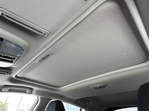 Used 2025 Subaru Crosstrek 2.0i Premium image 21