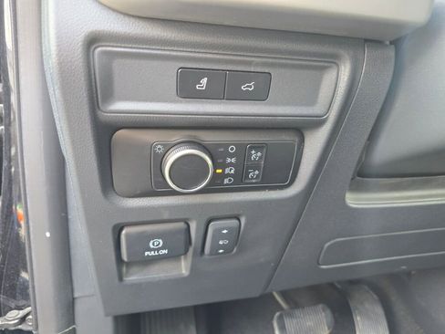 Used 2024 Ford Expedition Max XLT image 21