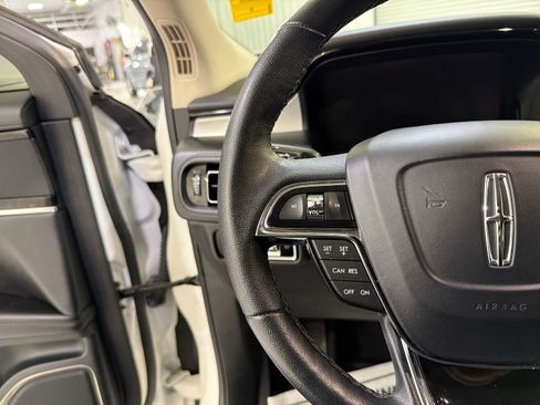 Used 2023 Lincoln Nautilus AWD w/ Premium Package image 14