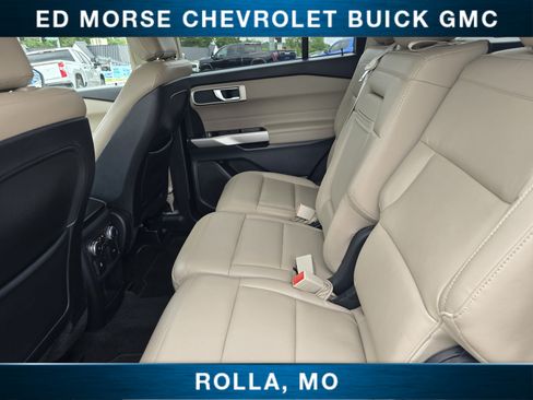 Used 2020 Ford Explorer XLT w/ Equipment Group 202A AWD/4WD image 17