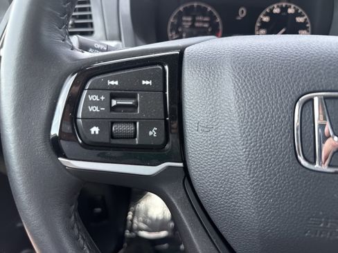 Used 2025 Honda Odyssey EX-L image 23