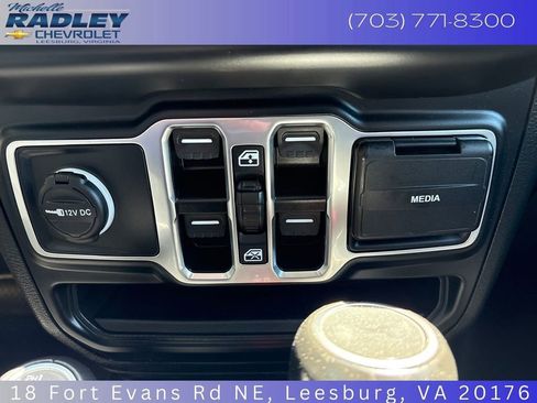 Used 2023 Jeep Wrangler Unlimited Sahara w/ Cold Weather Group AWD/4WD image 21