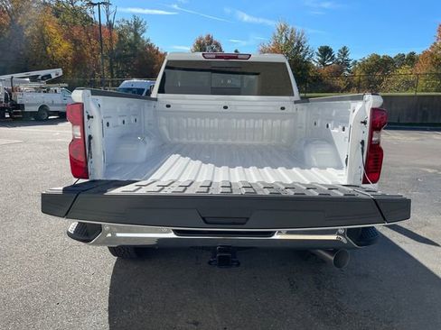New 2026 Chevrolet Silverado 3500 LT image 11