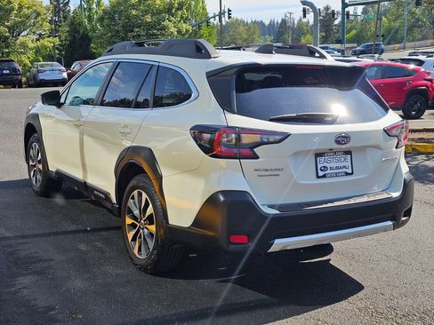 Used 2023 Subaru Outback Limited AWD/4WD image 5