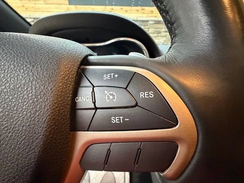 Used 2015 Jeep Grand Cherokee Altitude AWD/4WD image 23