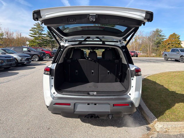New 2026 Nissan Pathfinder SL AWD/4WD image 12