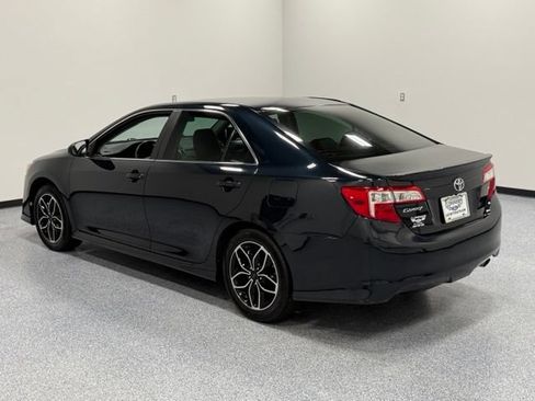 Used 2012 Toyota Camry SE FWD image 9