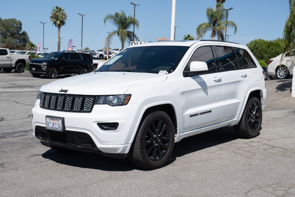 Used 2021 Jeep Grand Cherokee Laredo X RWD image 9