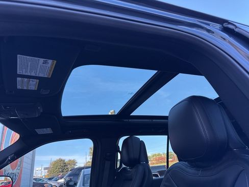 Used 2021 Lincoln Navigator Reserve image 6