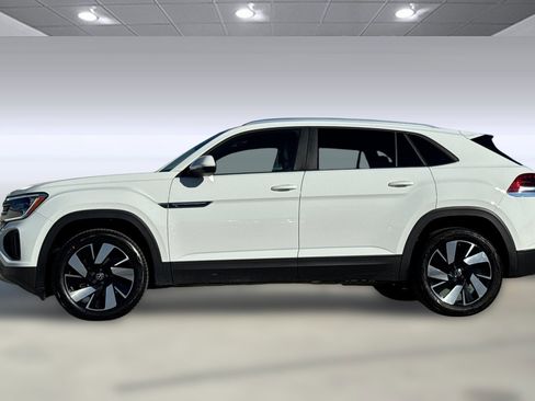 Used 2025 Volkswagen Atlas Cross Sport SE image 6