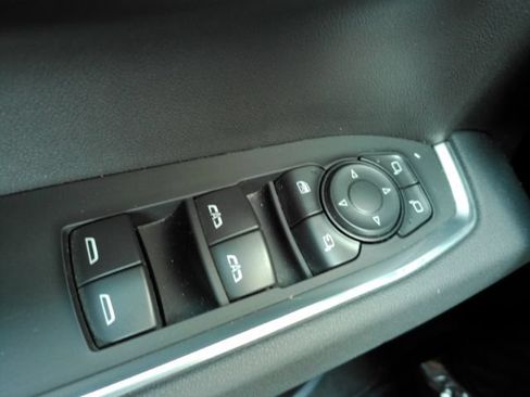 Used 2026 GMC Sierra 1500 SLT RWD image 36