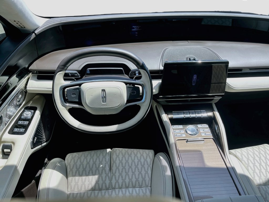 Used 2025 Lincoln Nautilus Black Label AWD/4WD image 24