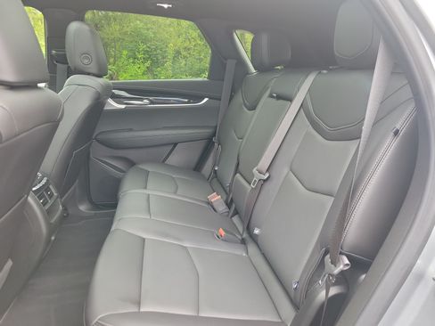 Certified 2025 Cadillac XT5 Premium Luxury w/ Technology Package AWD/4WD image 16