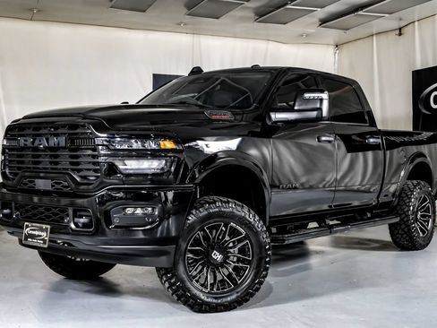 Used 2025 RAM 2500 Big Horn AWD/4WD image 5