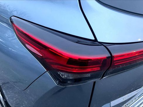 Certified 2022 Toyota Highlander Platinum image 26