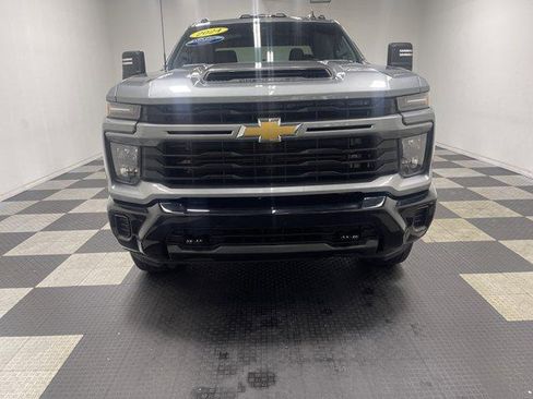 Used 2024 Chevrolet Silverado 2500 Custom w/ Custom Value Package AWD/4WD image 6