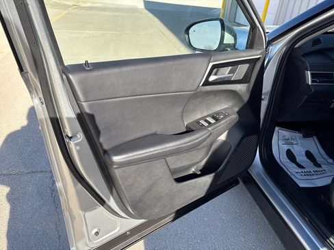Used 2024 Mitsubishi Outlander SE Black Edition AWD/4WD image 9