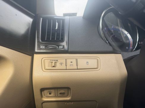 Used 2013 Hyundai Sonata Limited w/ Premium Pkg FWD image 31