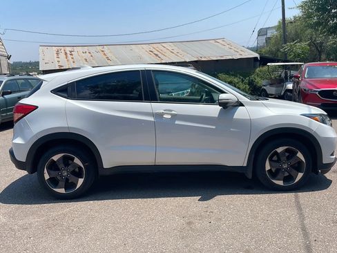 Used 2018 Honda HR-V EX image 7
