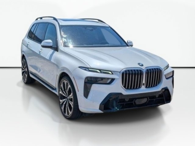 Used 2023 BMW X7 xDrive40i w/ M Sport Package AWD/4WD image 3