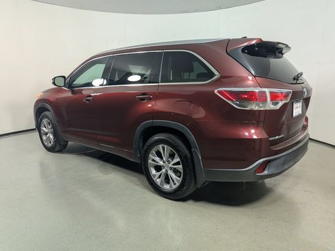 Used 2014 Toyota Highlander XLE AWD/4WD image 5