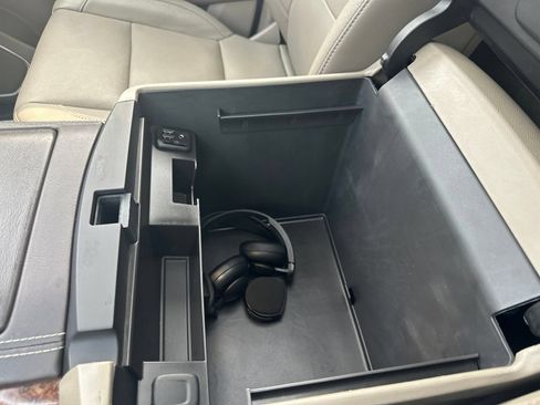Used 2015 Chevrolet Suburban LTZ AWD/4WD image 71