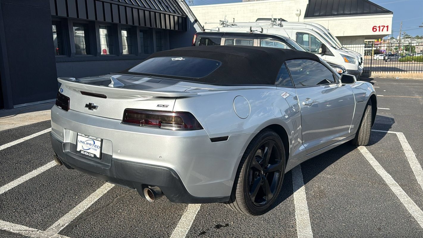 Used 2015 Chevrolet Camaro SS w/ RS Package RWD image 3