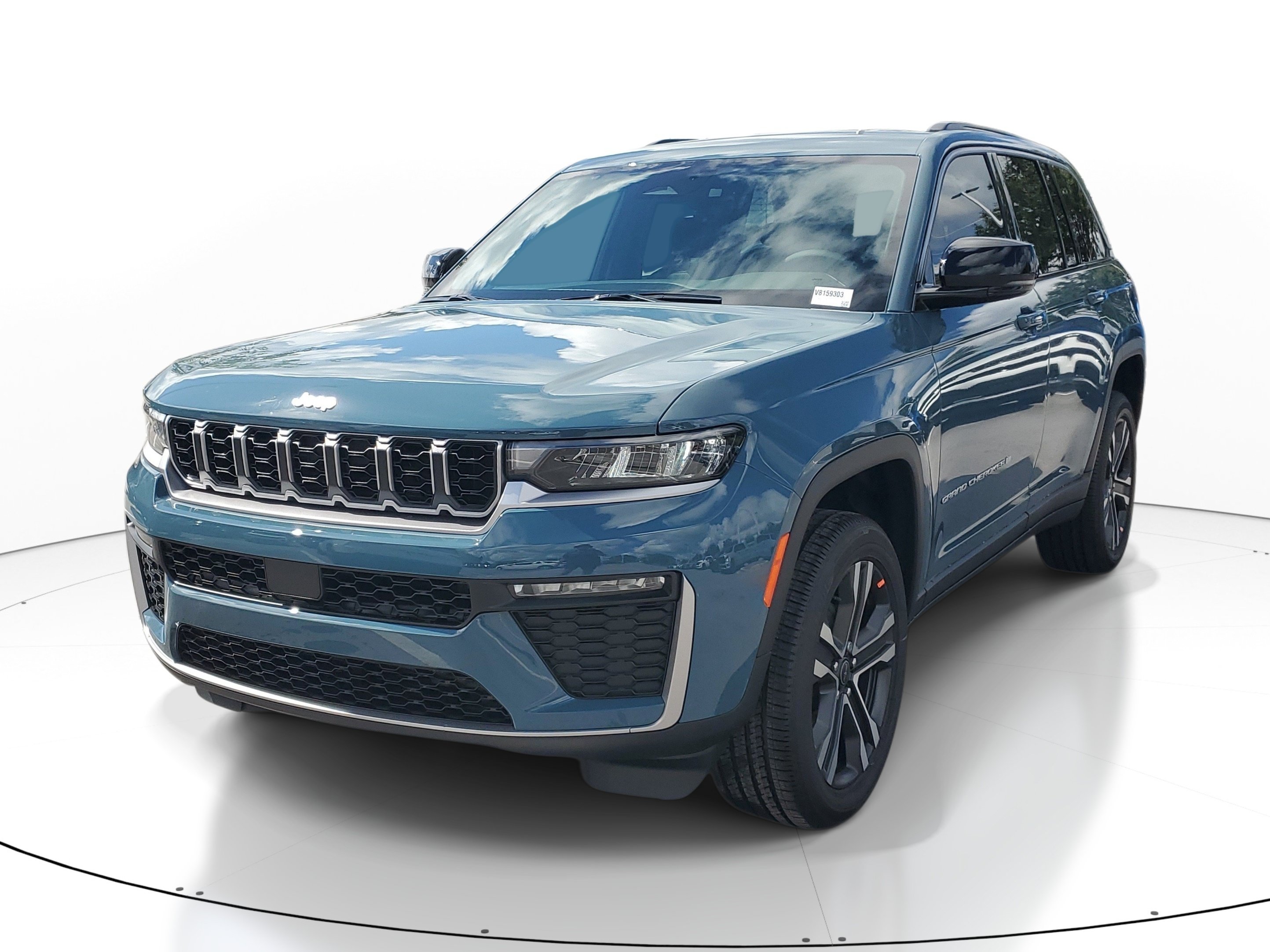 New 2027 Jeep Grand Cherokee Limited RWD image 2