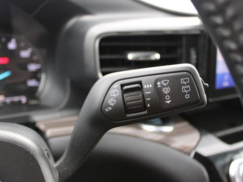 Used 2023 Ford Explorer Limited AWD/4WD image 45