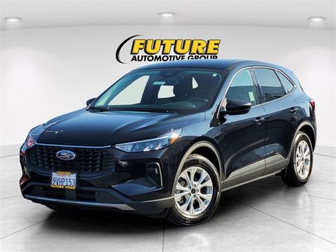 New 2025 Ford Escape Active image 2