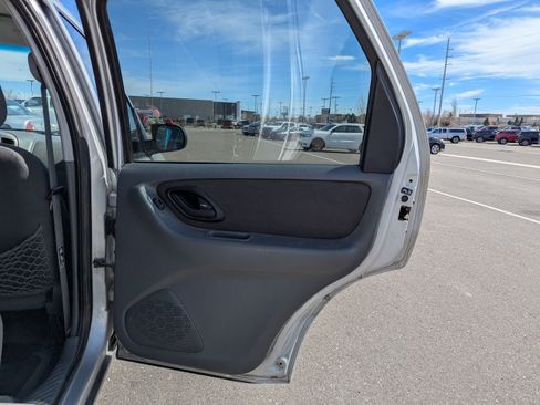 Used 2003 Ford Escape XLT FWD image 31