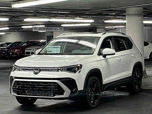 New 2026 Volkswagen Taos SEL AWD/4WD image 3