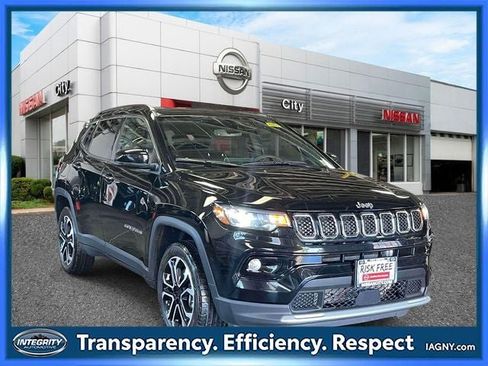 Used 2023 Jeep Compass Limited AWD/4WD image 1