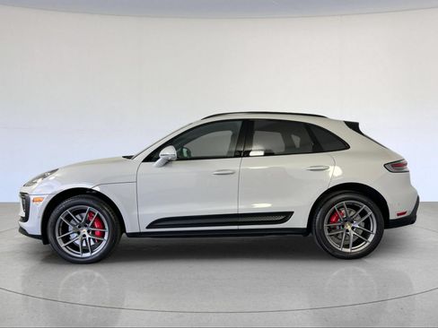 Certified 2023 Porsche Macan S AWD/4WD image 2