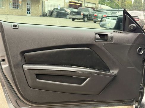 Used 2013 Ford Mustang Coupe image 13