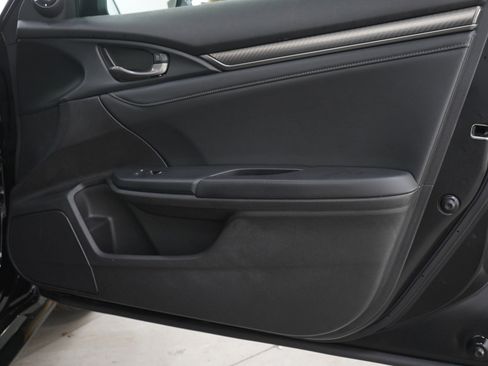 Used 2019 Honda Civic Sport Touring image 9