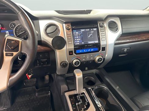 Used 2017 Toyota Tundra Limited w/ Limited Premium Package AWD/4WD image 25