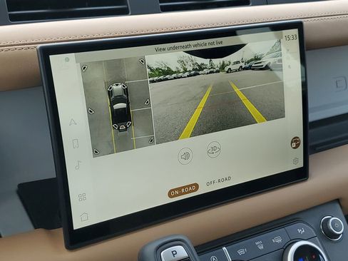 Used 2025 Land Rover Defender 90 S image 23