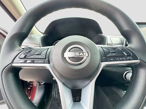 Used 2025 Nissan Altima 2.5 SV AWD/4WD image 24