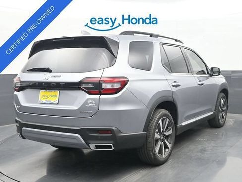 Used 2025 Honda Pilot Touring image 7